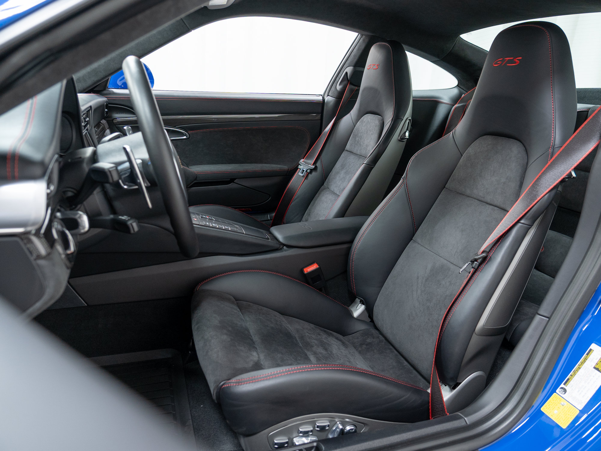 Certified 2016 Porsche 911 Carrera GTS RWD image 5