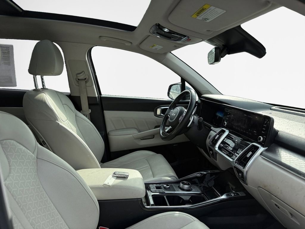 Certified 2022 Kia Sorento SX Prestige w/ Panoramic Sunroof Package image 26