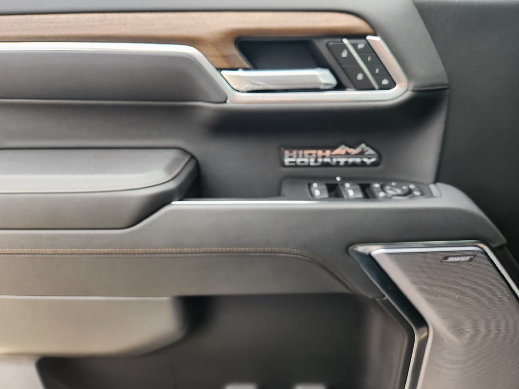 New 2026 Chevrolet Silverado 1500 High Country w/ High Country Premium Package AWD/4WD image 16
