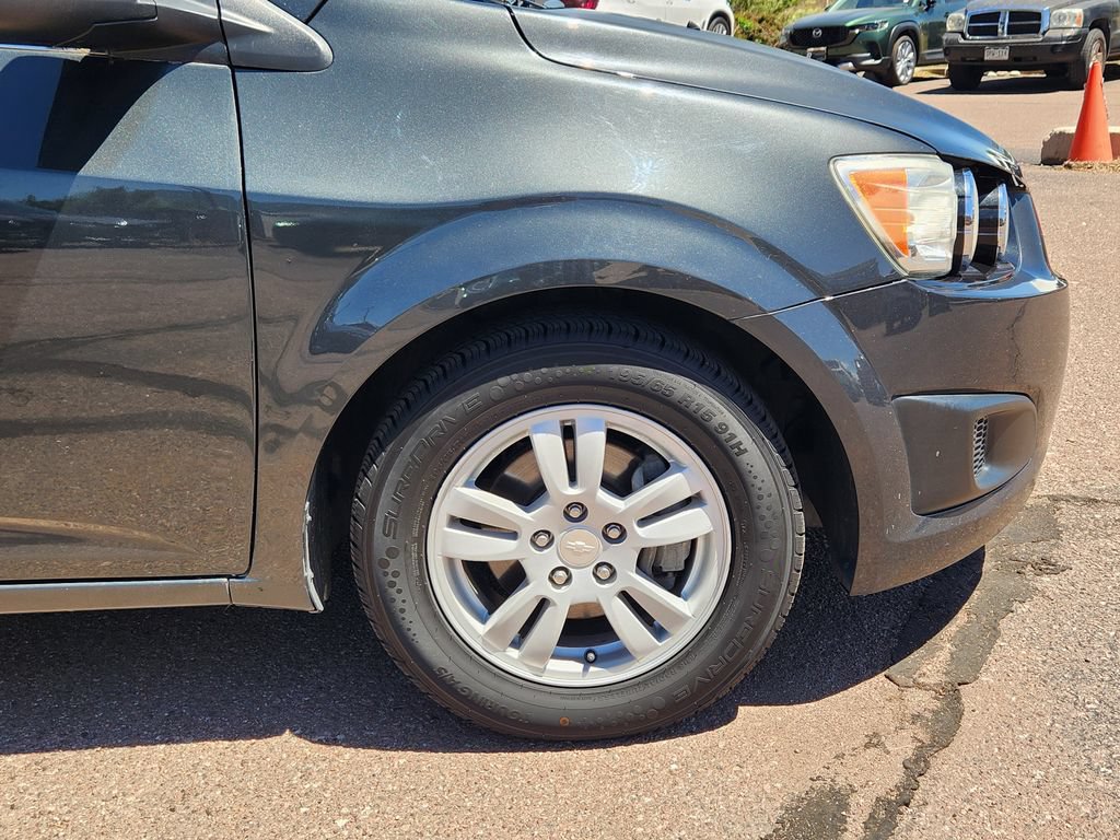 Used 2014 Chevrolet Sonic LT FWD image 29