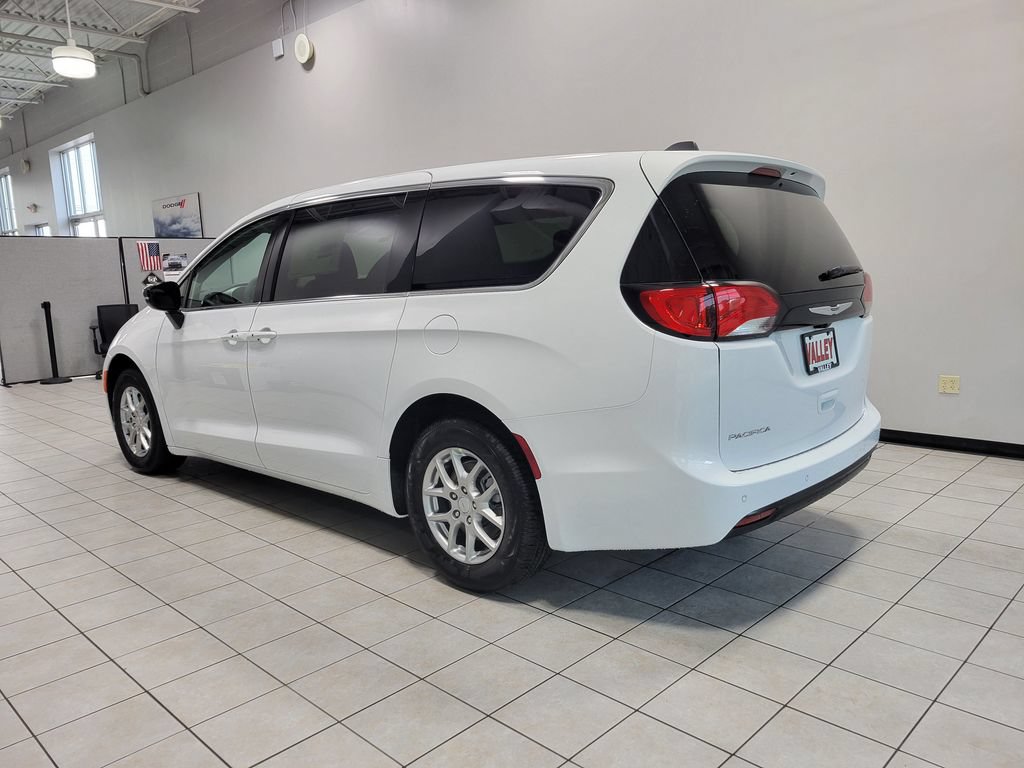 New 2027 Chrysler Pacifica LX FWD image 36