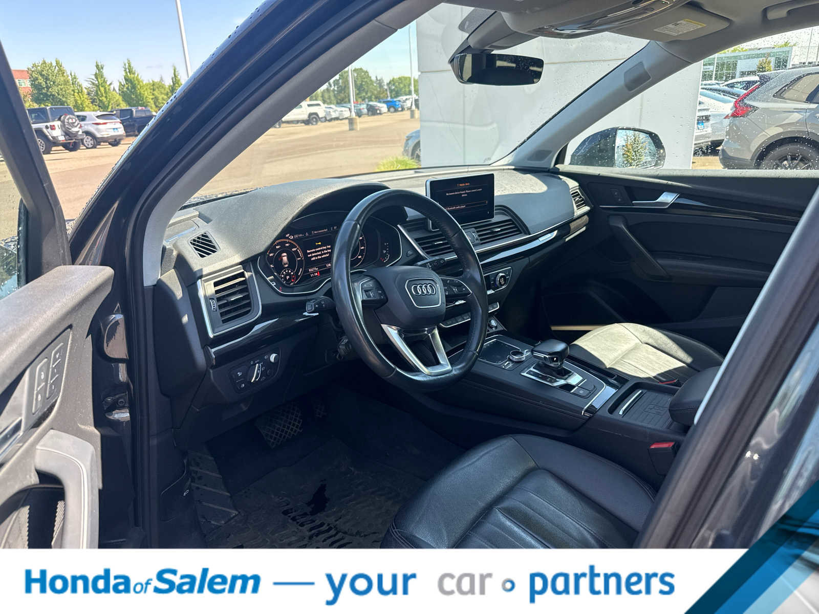 Used 2020 Audi Q5 e Prestige w/ Prestige Package AWD/4WD image 2