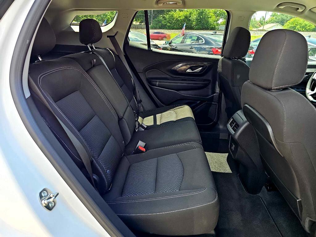 Used 2024 GMC Terrain SLE image 18