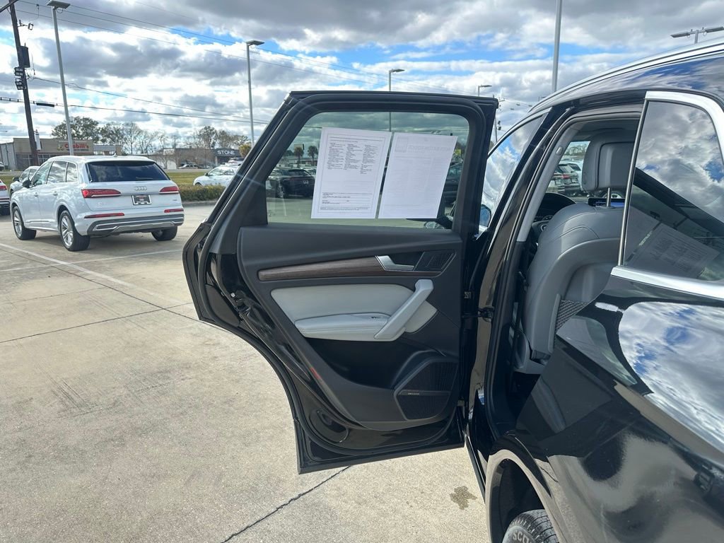 Used 2025 Audi Q5 2.0T Premium Plus w/ Premium Plus Package AWD/4WD image 22