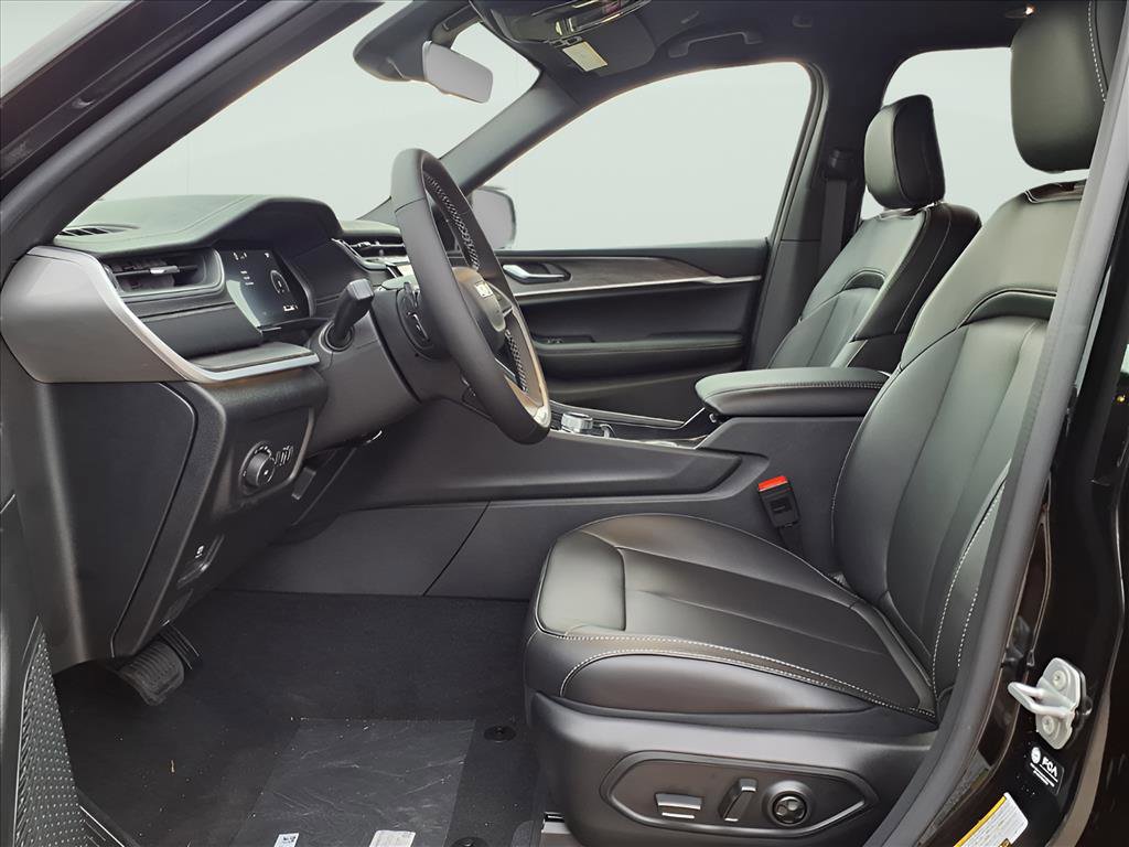 New 2025 Jeep Grand Cherokee Limited image 7