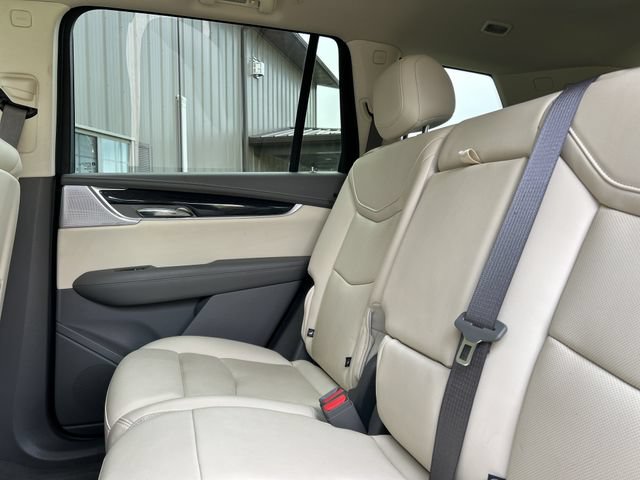 Used 2023 Cadillac XT6 Premium Luxury w/ Technology Package AWD/4WD image 13