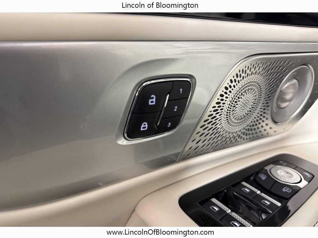 New 2026 Lincoln Nautilus Black Label w/ Jet Appearance Package image 54