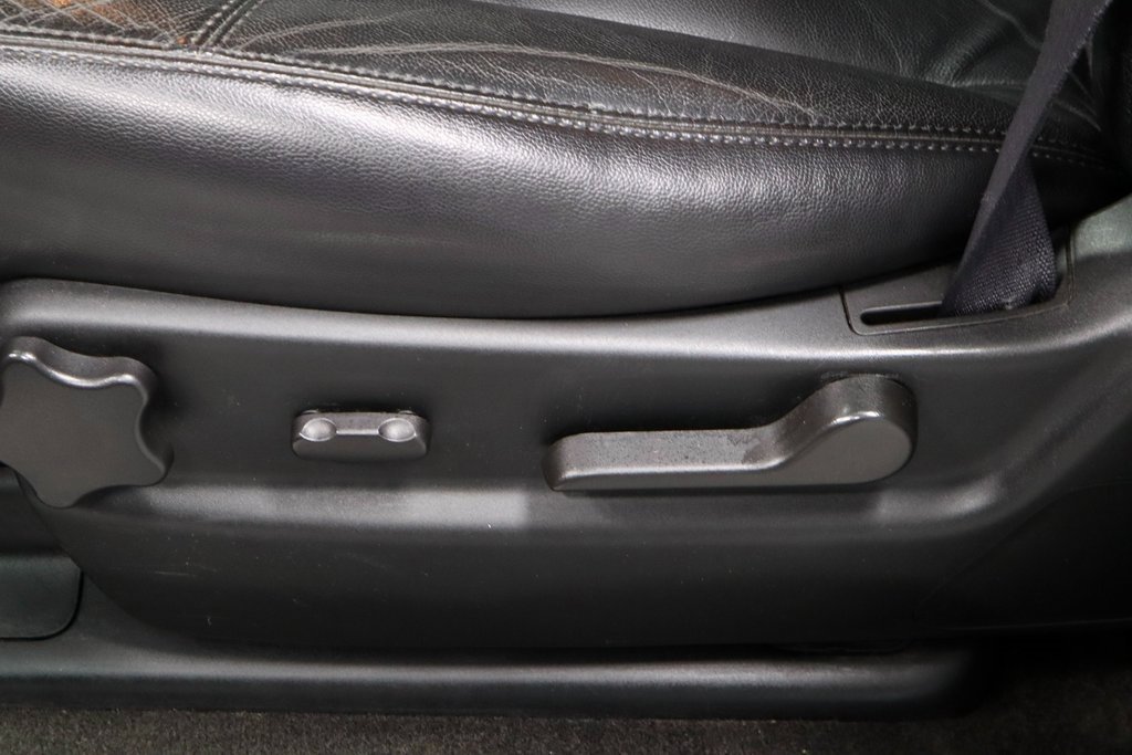 Used 2011 Chevrolet Suburban LT image 24