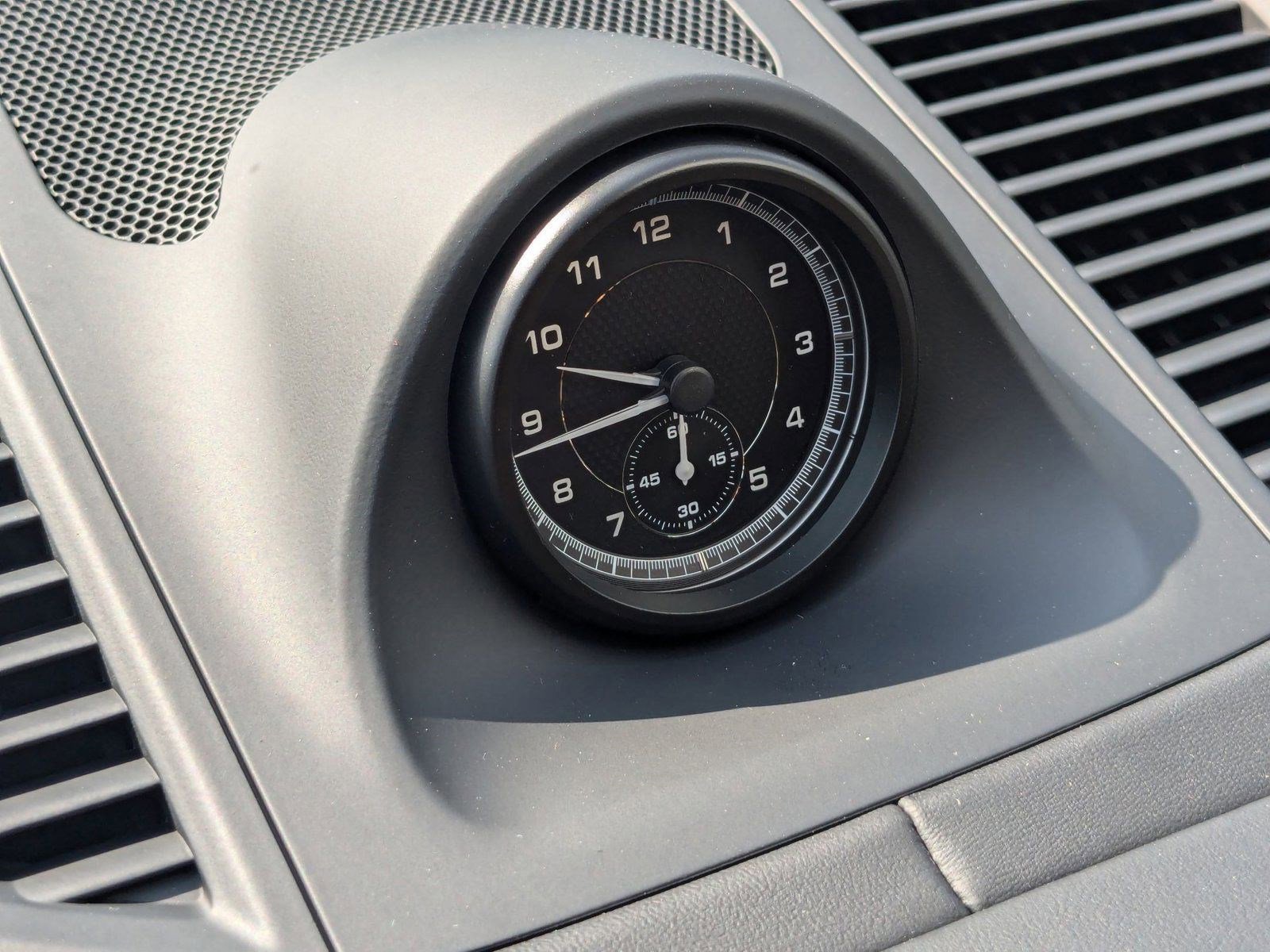 Certified 2025 Porsche Macan image 21