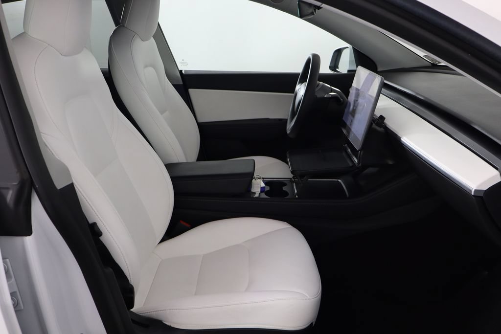 Used 2022 Tesla Model Y Long Range AWD/4WD image 17