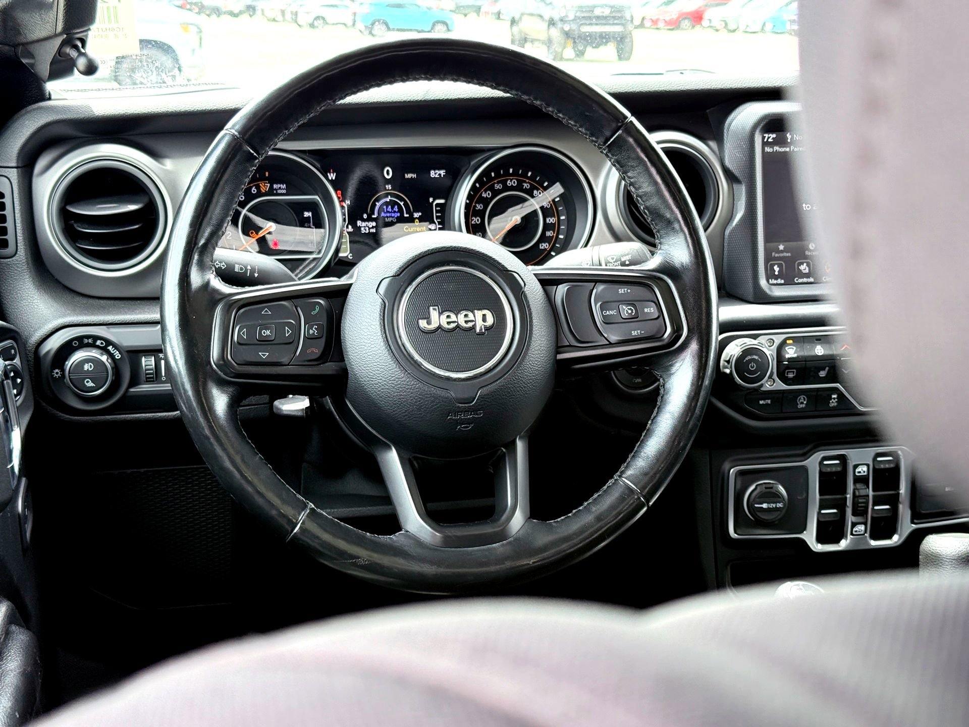 Used 2021 Jeep Gladiator Willys AWD/4WD image 25