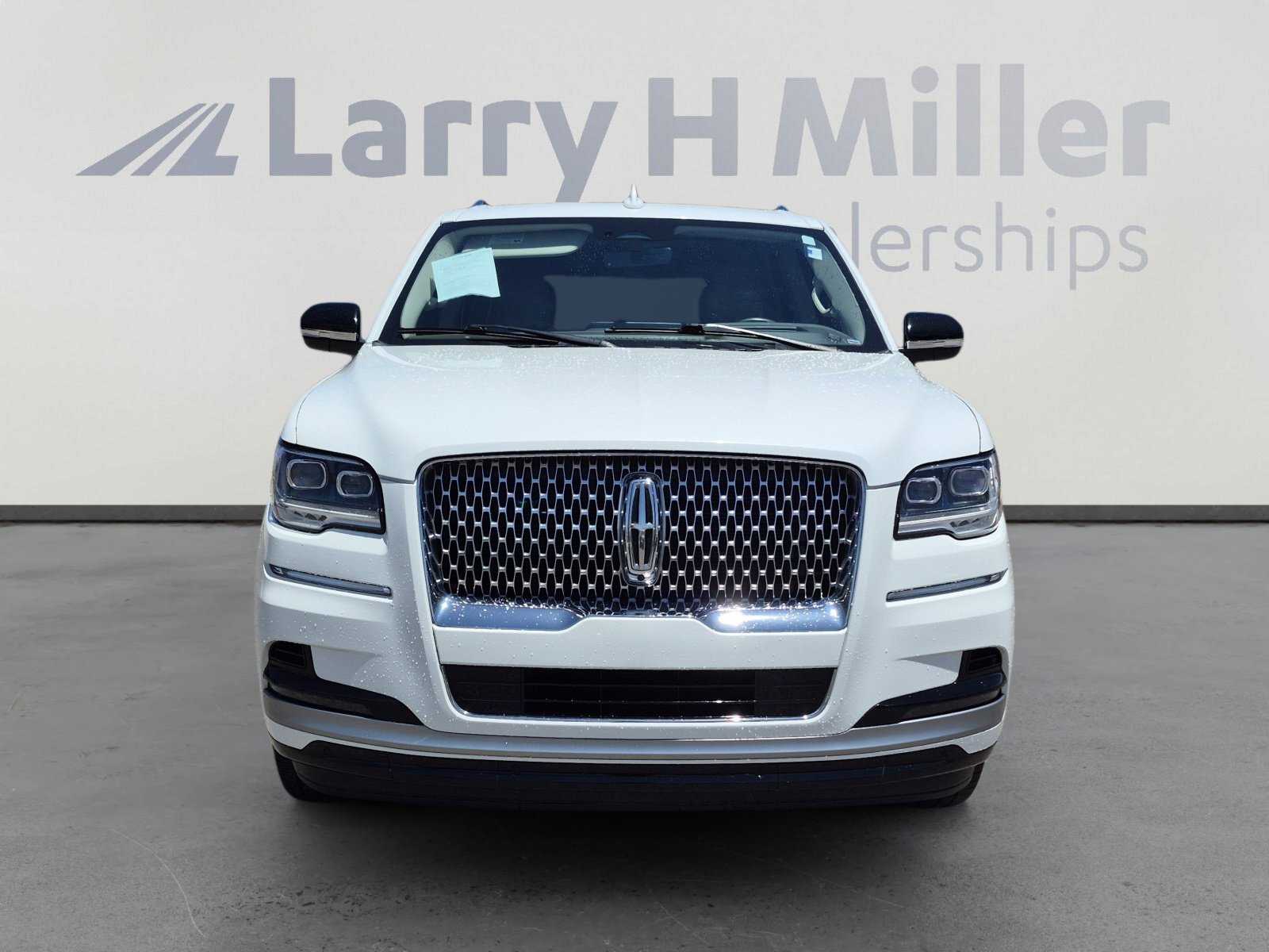 Used 2023 Lincoln Navigator Reserve AWD/4WD image 8