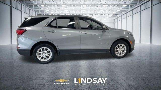Used 2023 Chevrolet Equinox LT FWD image 2
