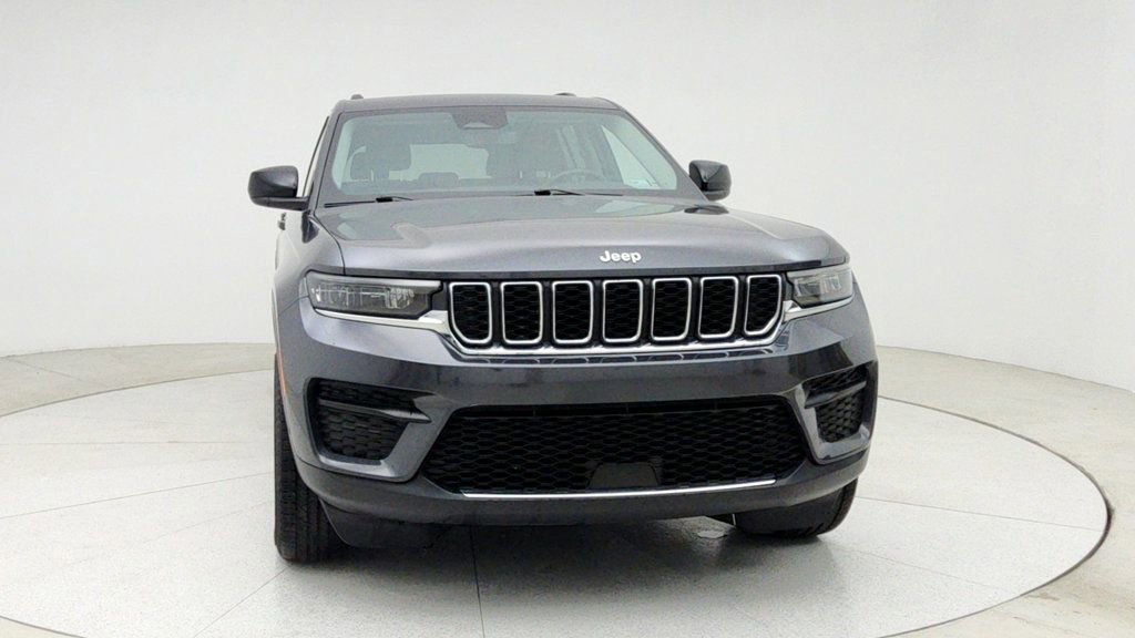 Used 2022 Jeep Grand Cherokee Laredo w/ Luxury Tech Group I image 2
