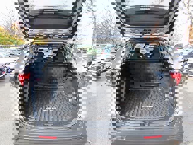 Used 2022 Toyota RAV4 LE image 11