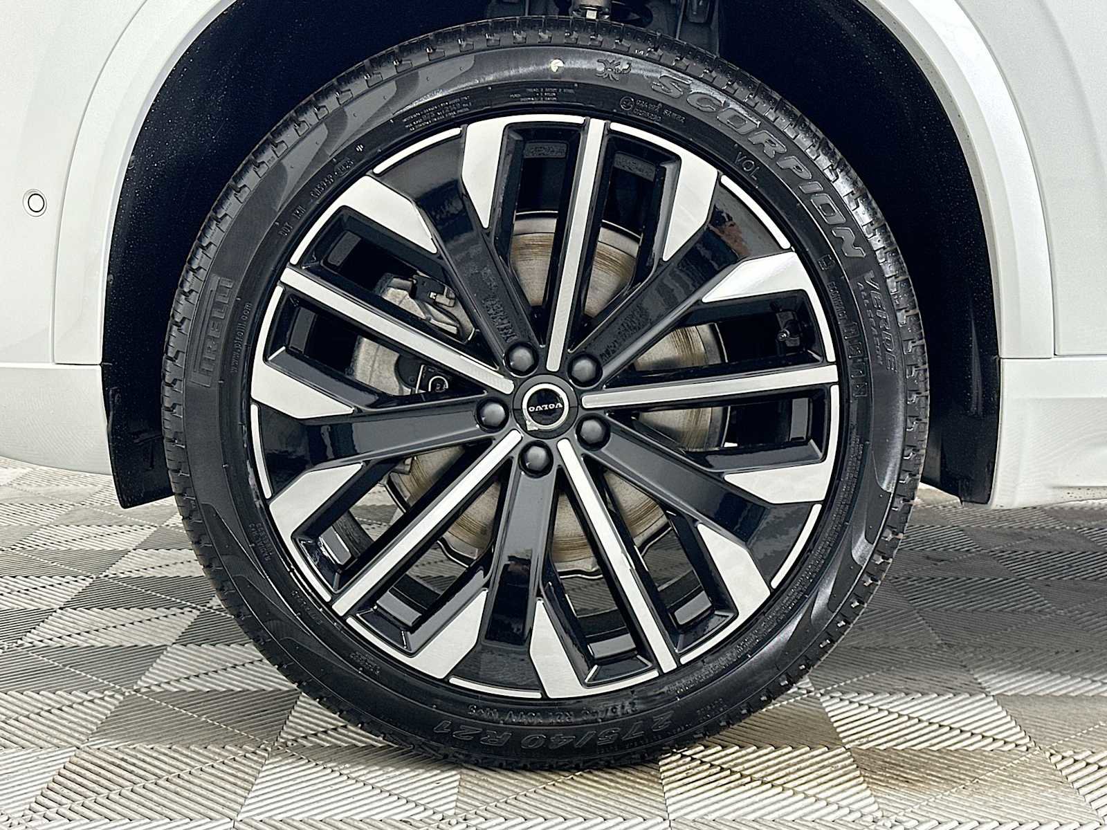 New 2026 Volvo XC90 B5 Plus w/ Protection Package AWD/4WD image 30