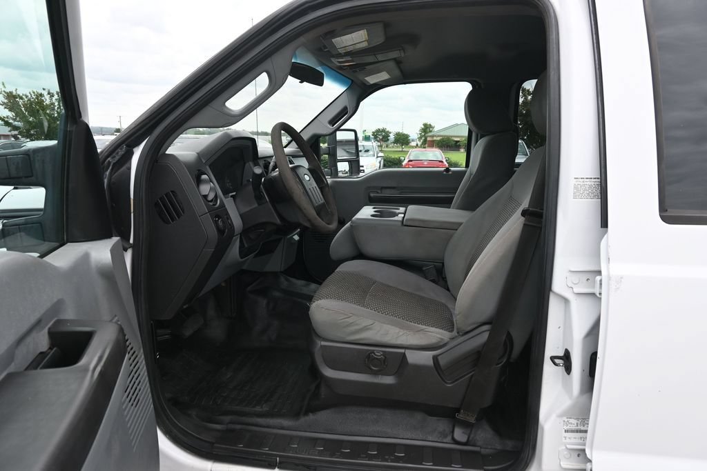 Used 2014 Ford F550 2WD Crew Cab Super Duty image 6