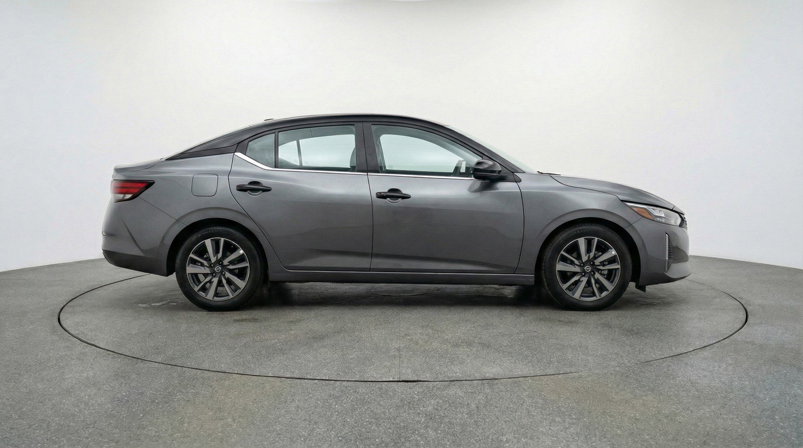 Used 2025 Nissan Sentra SV FWD image 11