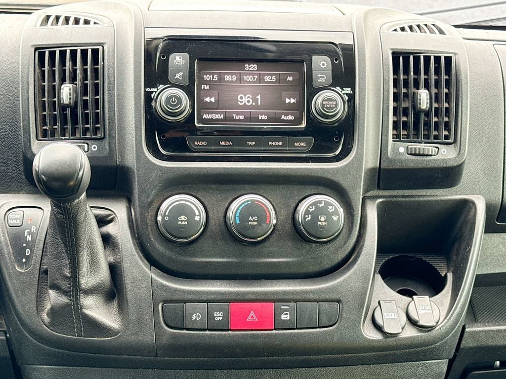 Used 2021 RAM ProMaster 2500 w/ Convenience Group FWD image 11
