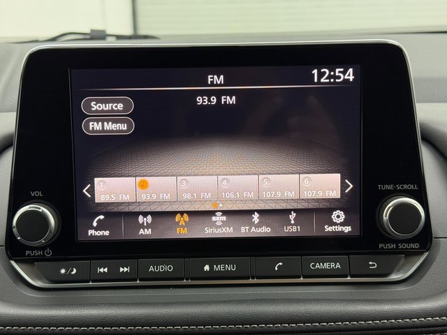 Used 2025 Nissan Rogue SV image 17