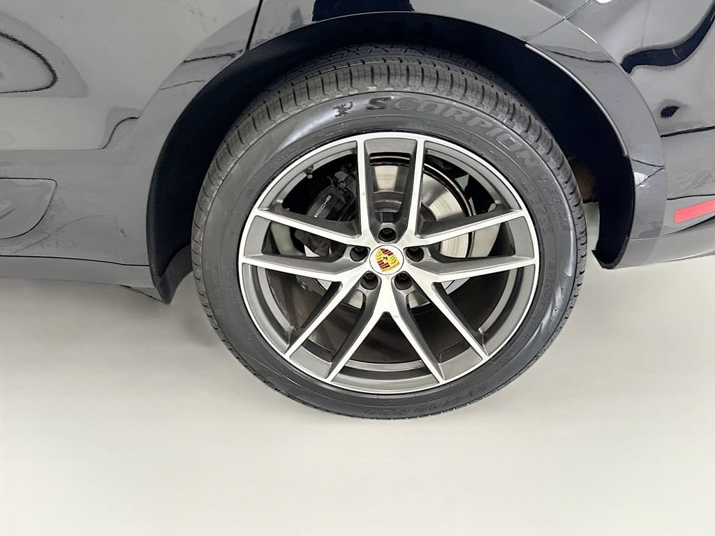 Used 2022 Porsche Macan AWD/4WD image 30