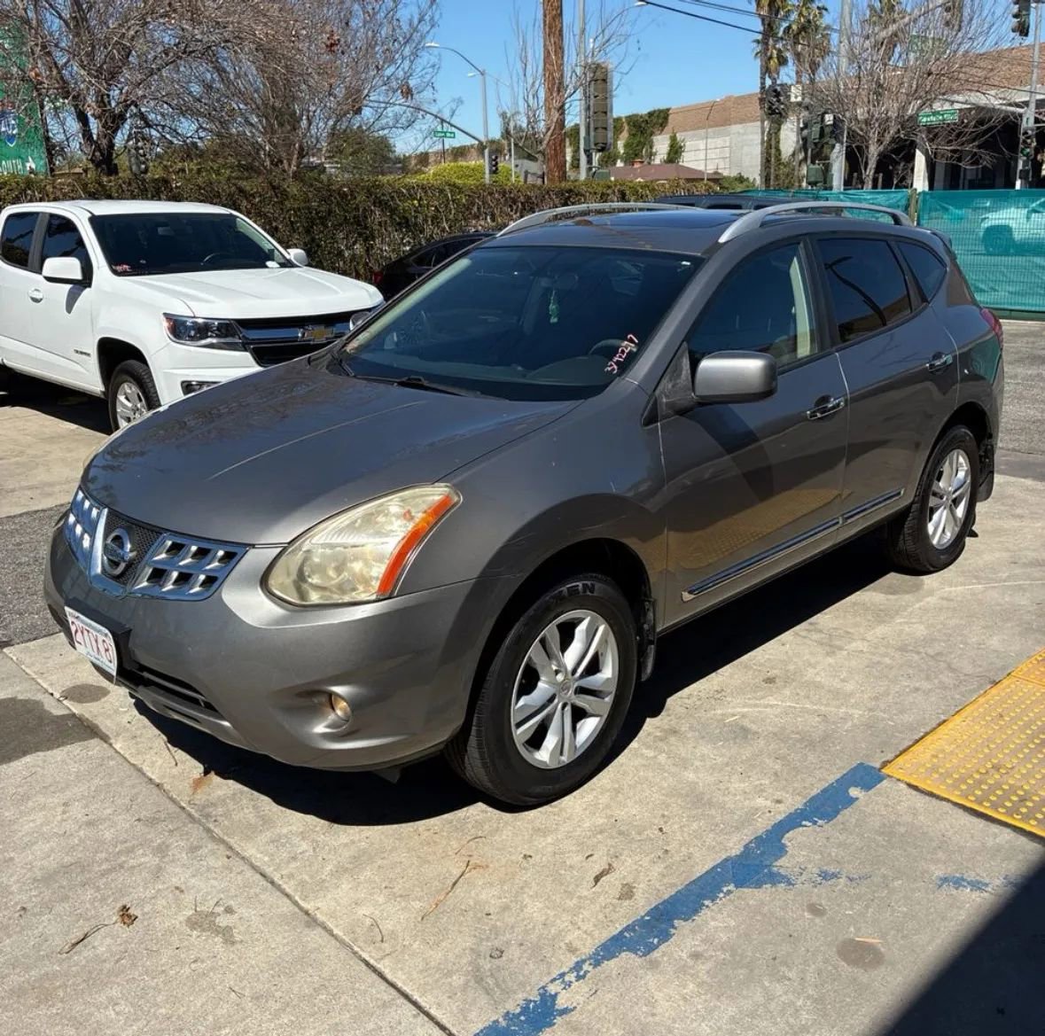 Used 2013 Nissan Rogue SV w/ Premium Pkg image 1