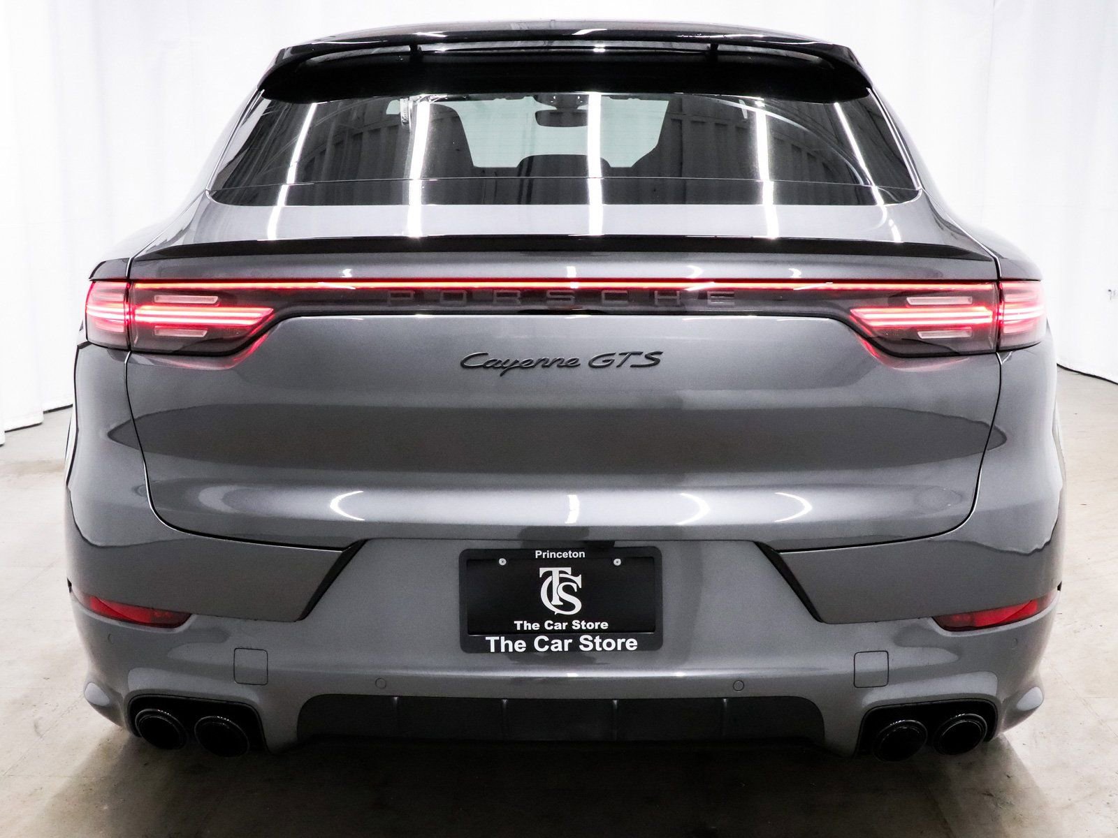Used 2023 Porsche Cayenne GTS w/ Premium Package AWD/4WD image 5
