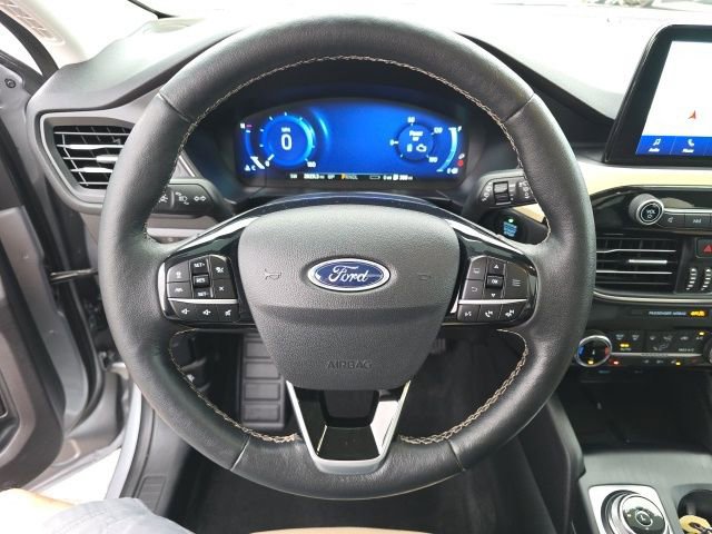 Certified 2022 Ford Escape Titanium w/ Titanium Premium Package image 21
