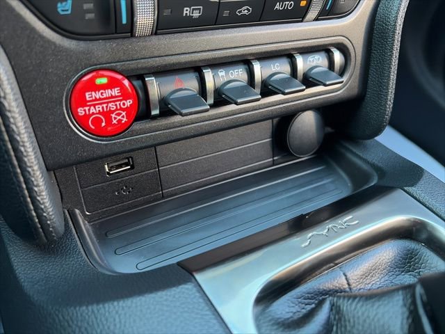 Used 2016 Ford Mustang Shelby GT350 w/ Technology Package RWD image 18