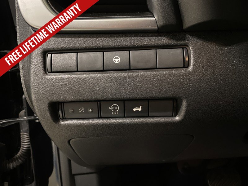Used 2025 Nissan Rogue SV FWD image 32