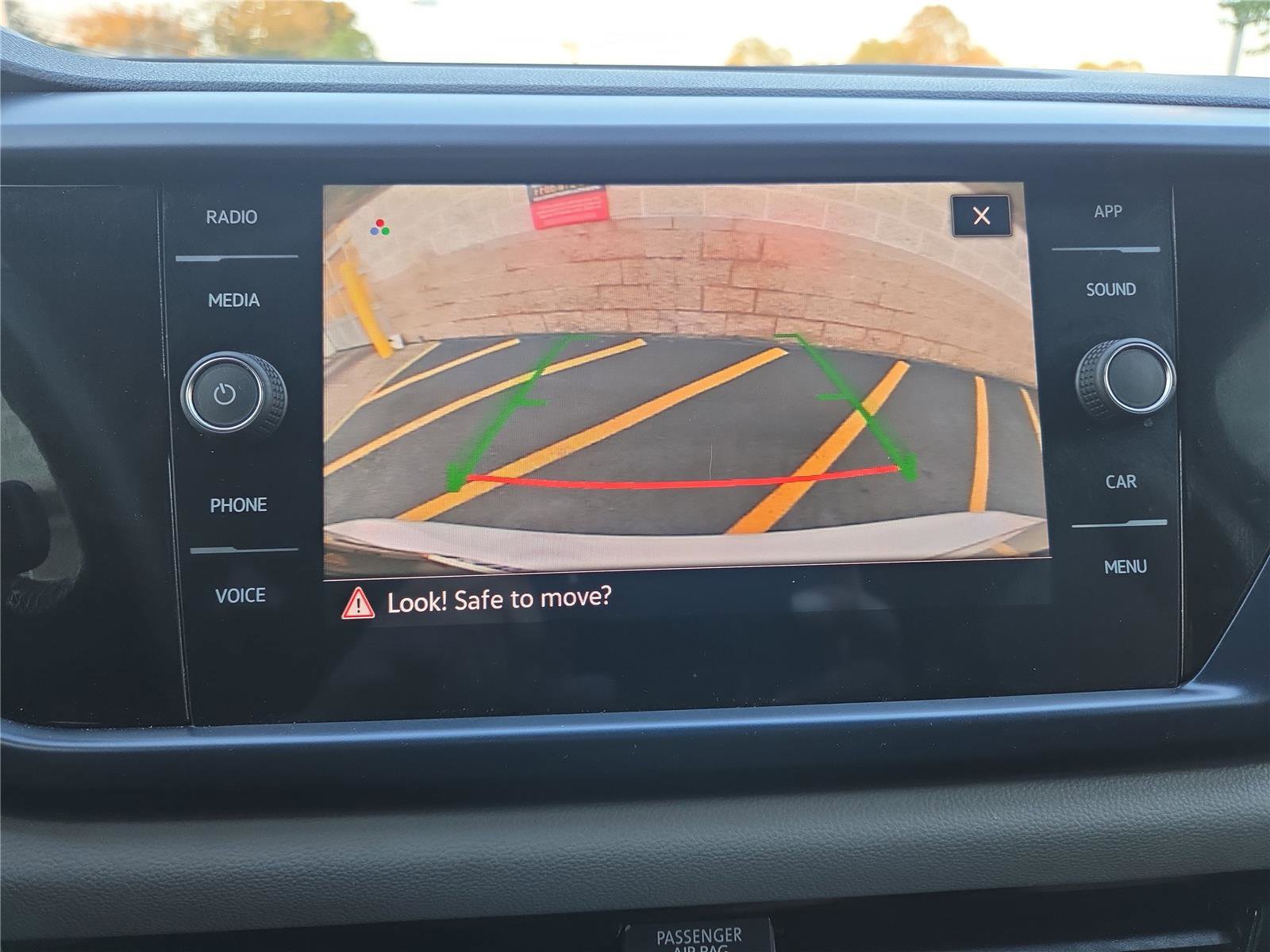 Used 2022 Volkswagen Taos SE image 21