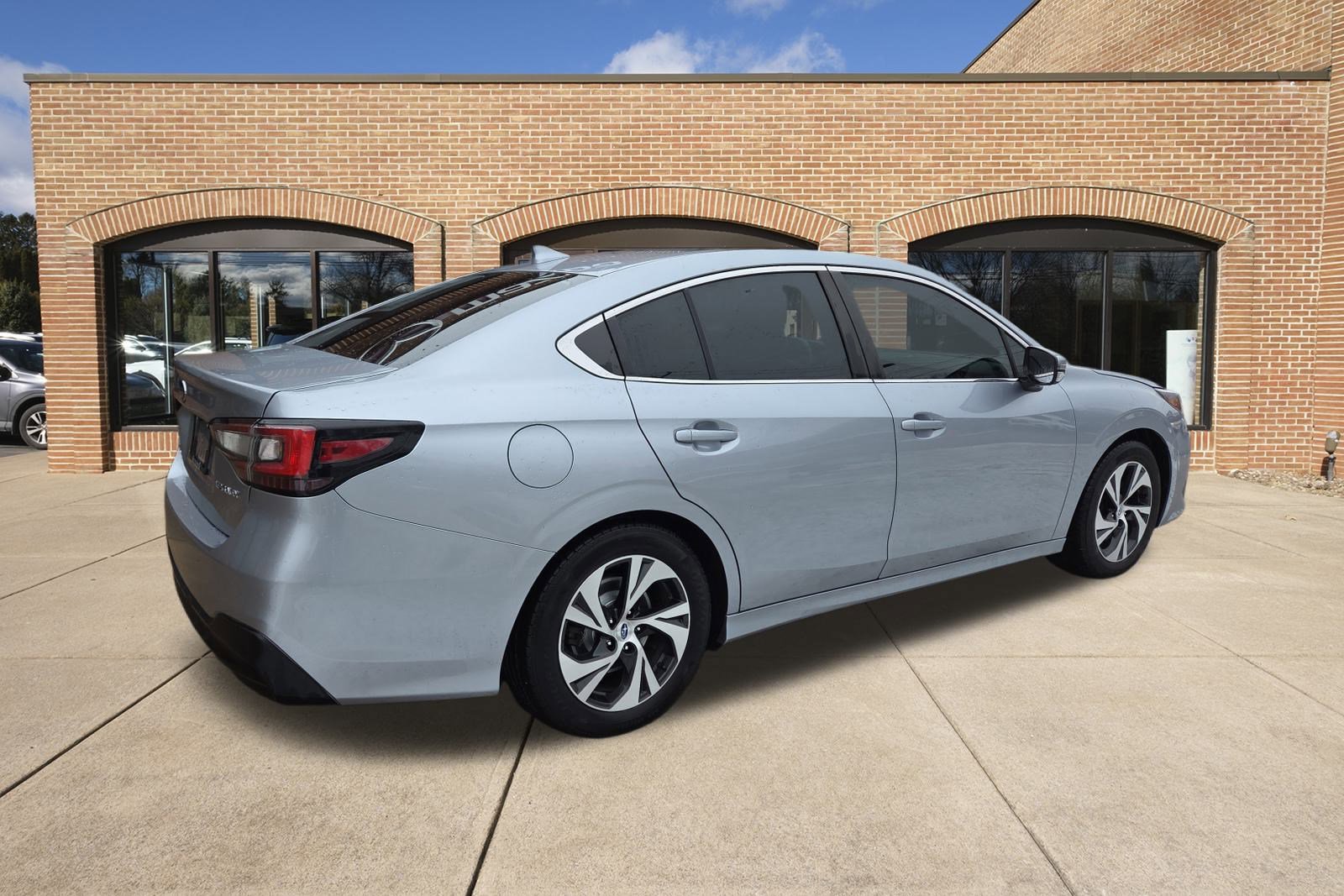 Used 2021 Subaru Legacy Premium image 3