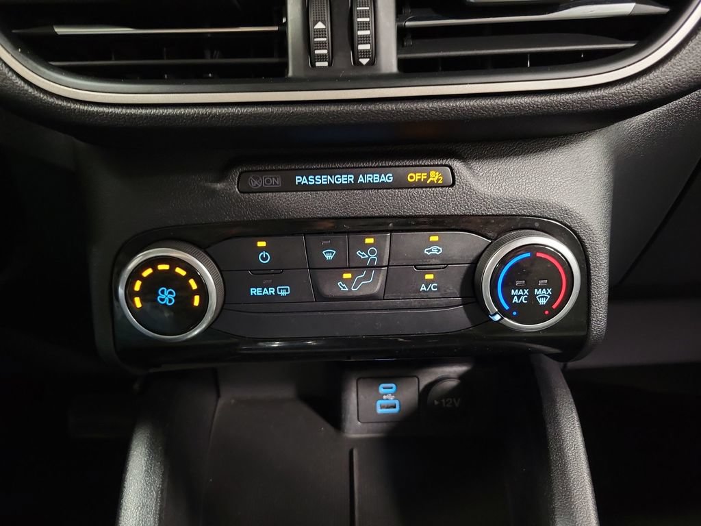 Used 2022 Ford Escape SE FWD image 18