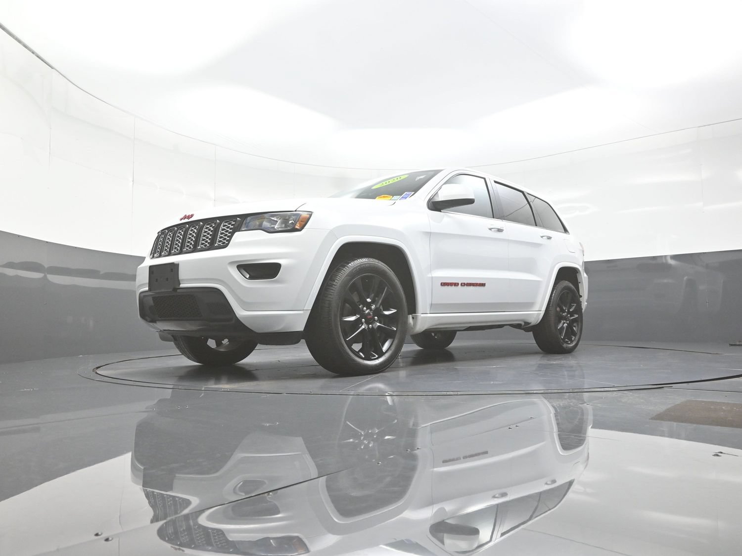 Used 2020 Jeep Grand Cherokee Altitude AWD/4WD image 11