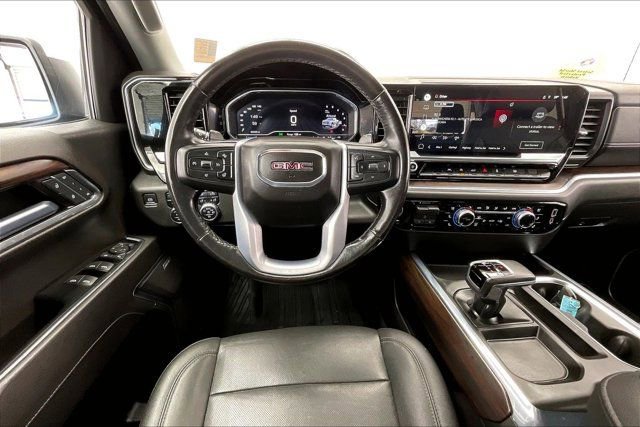 Used 2022 GMC Sierra 1500 SLT w/ SLT Premium Package image 4