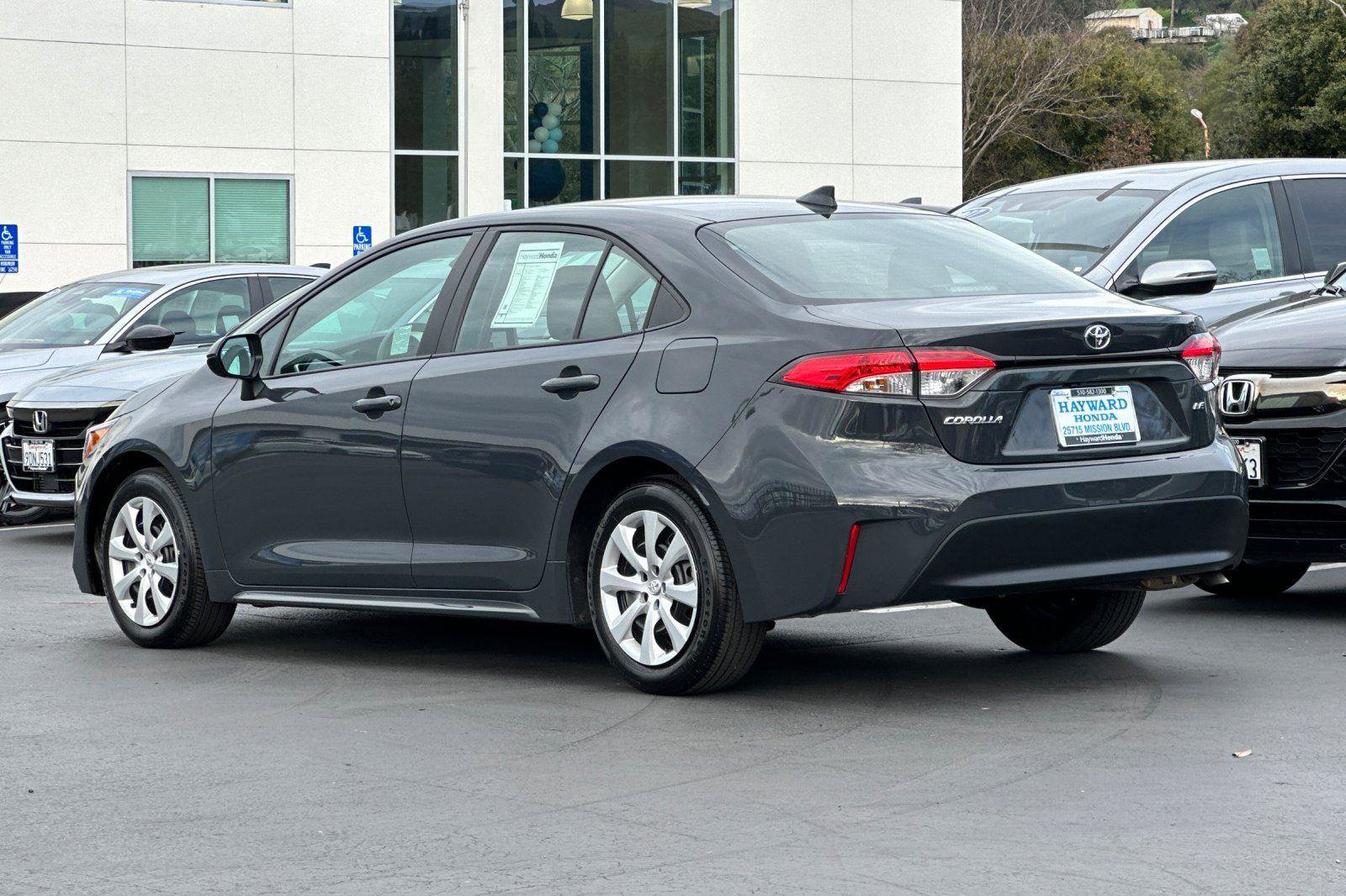 Used 2025 Toyota Corolla LE image 5