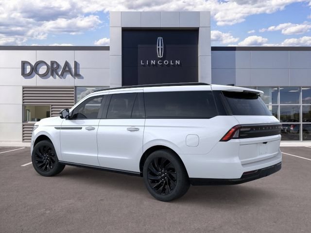 New 2026 Lincoln Navigator L Reserve w/ Jet Appearance Package AWD/4WD image 4