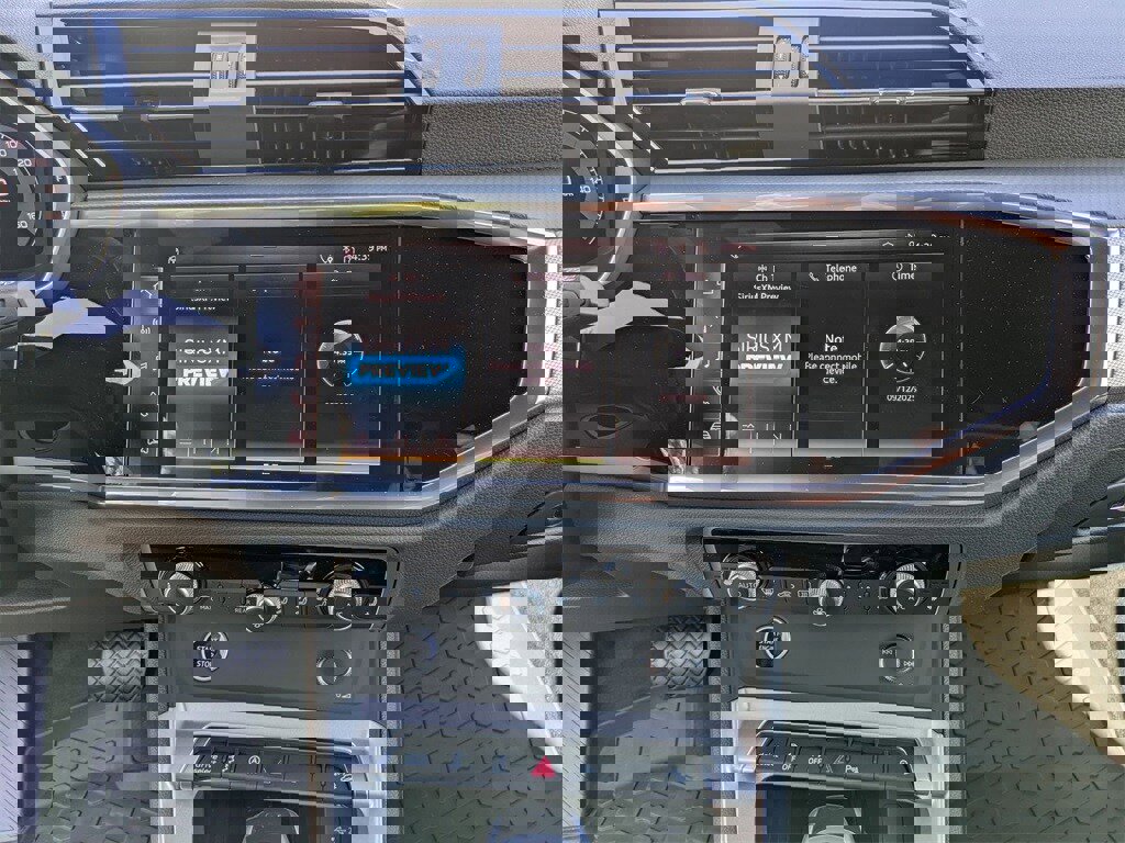 New 2025 Audi Q3 2.0T Premium image 32