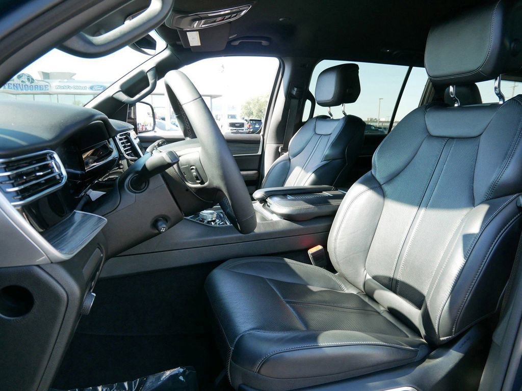 Used 2023 Jeep Wagoneer Series III w/ Flexible Seating Group image 7