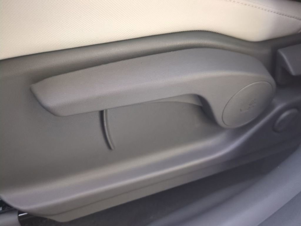 New 2026 Hyundai Santa Fe SE image 24