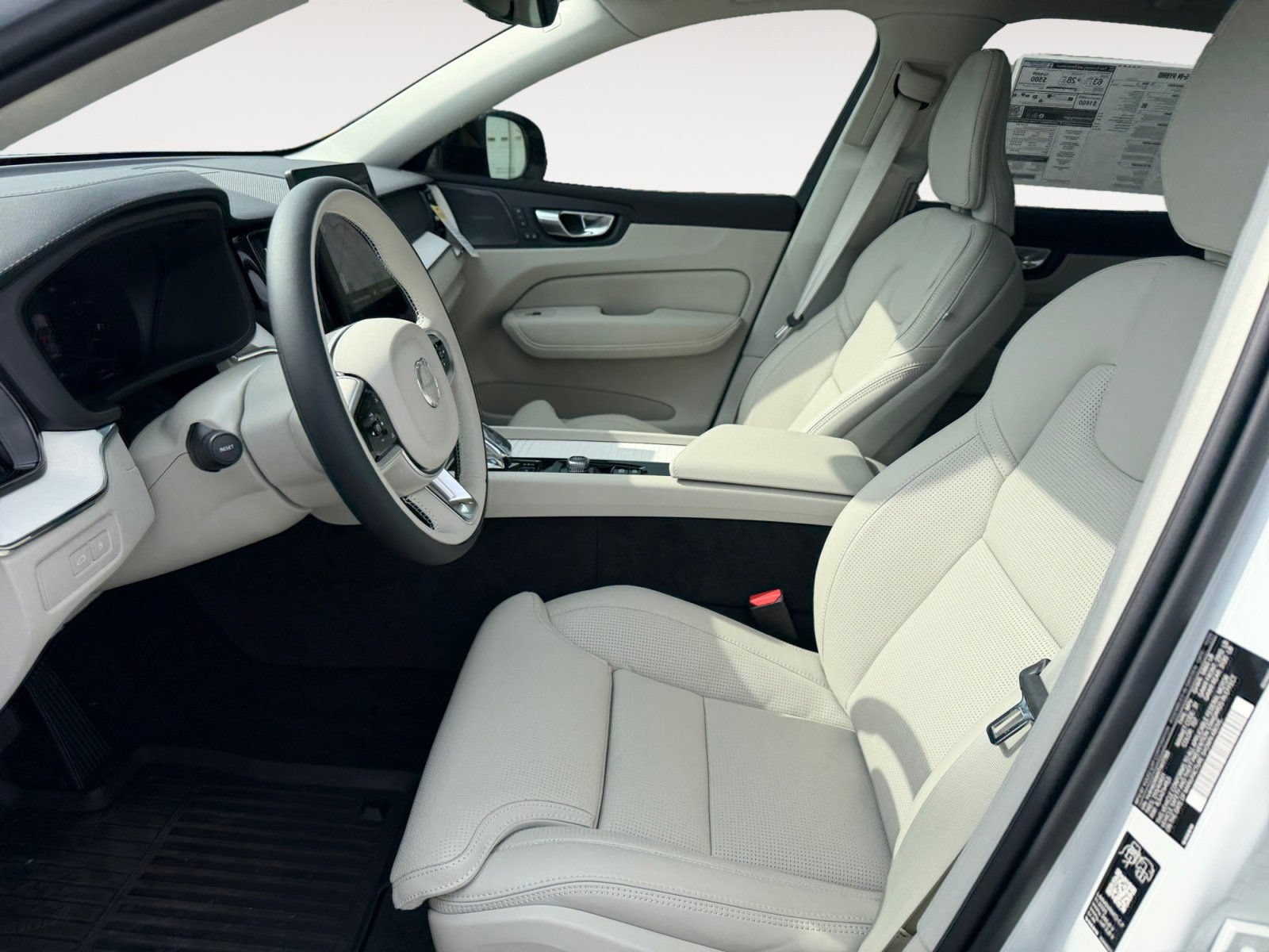 New 2026 Volvo XC60 T8 Ultra w/ Protection Package Premier AWD/4WD image 9