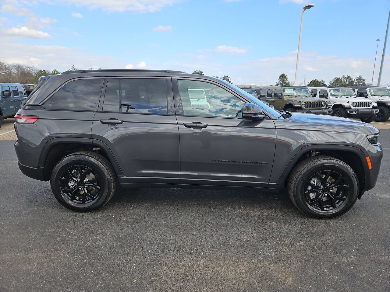 New 2026 Jeep Grand Cherokee Altitude AWD/4WD image 8