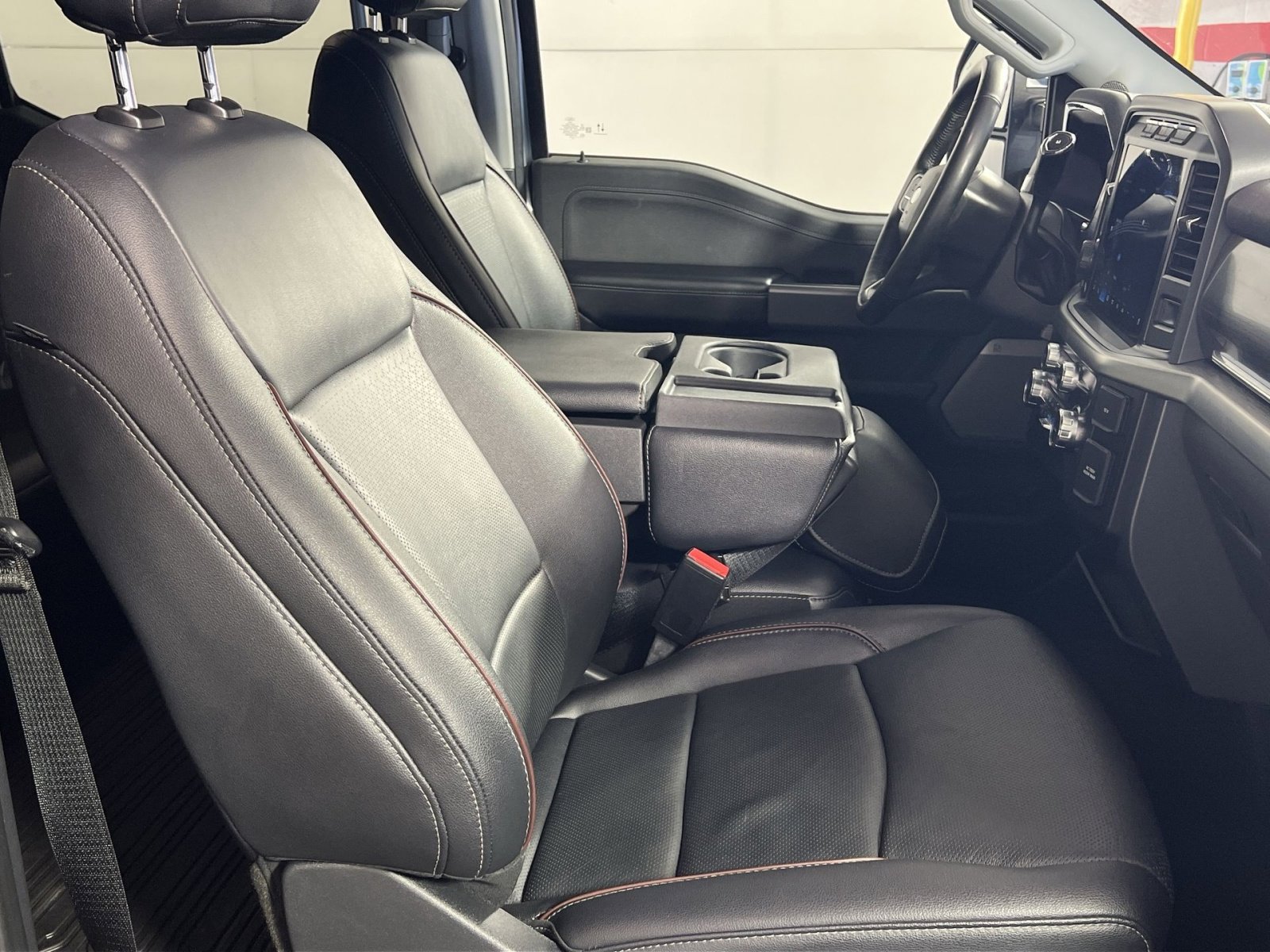 Used 2022 Ford F150 Lariat image 27