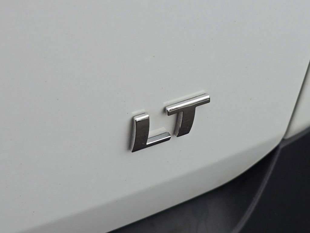 Used 2023 Chevrolet Traverse LT image 29