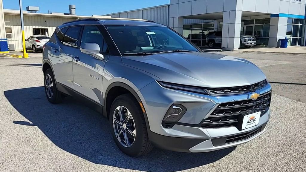 New 2026 Chevrolet Blazer LT w/ Convenience Package image 2