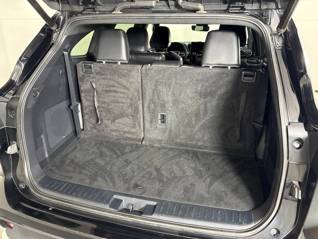 Used 2023 Toyota Highlander XSE FWD image 24