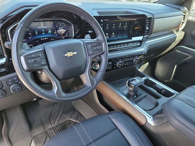 Used 2023 Chevrolet Silverado 1500 High Country w/ Technology Package image 11