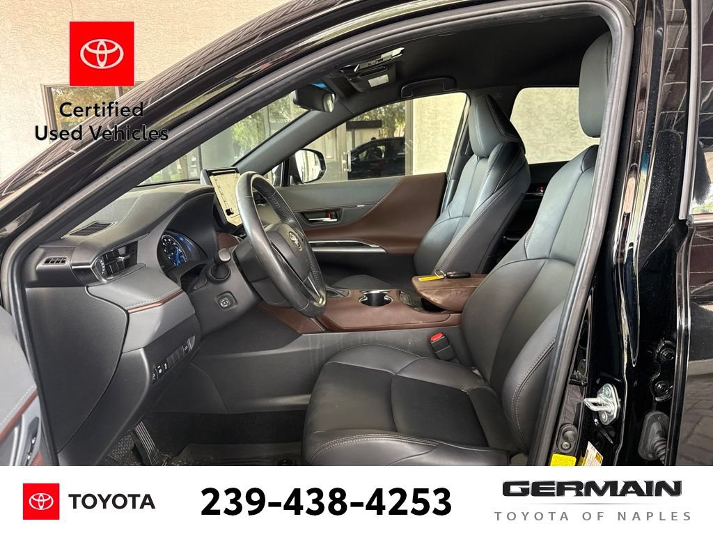 Used 2022 Toyota Venza XLE AWD/4WD image 13