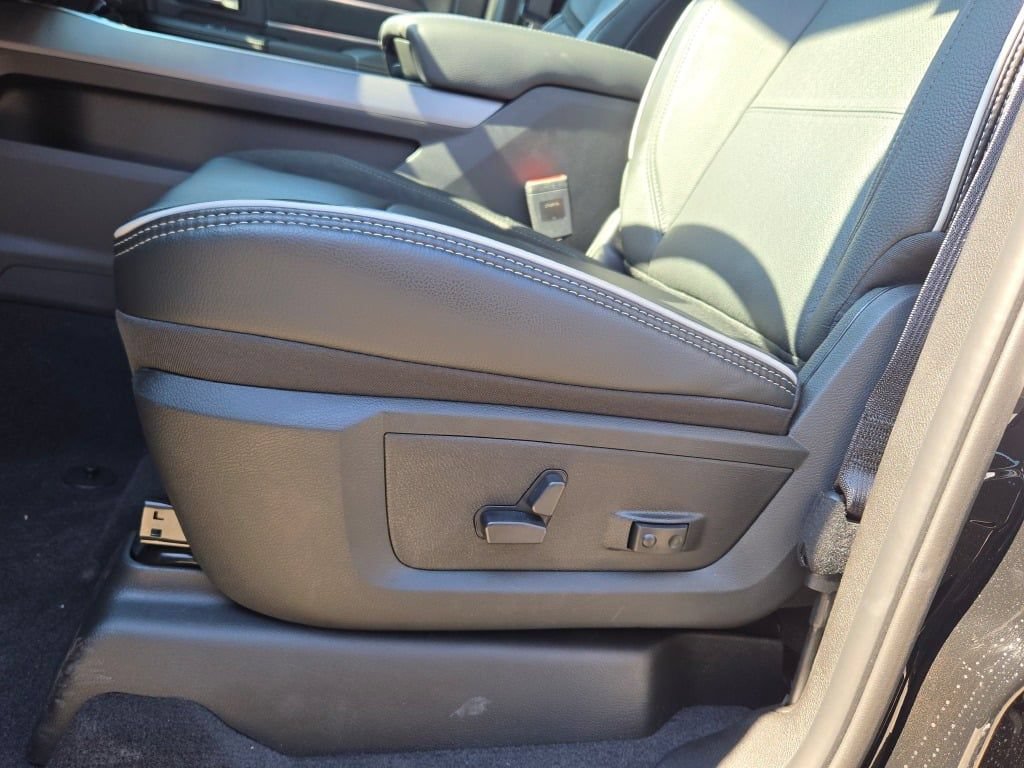 New 2026 RAM 2500 Laramie AWD/4WD image 38