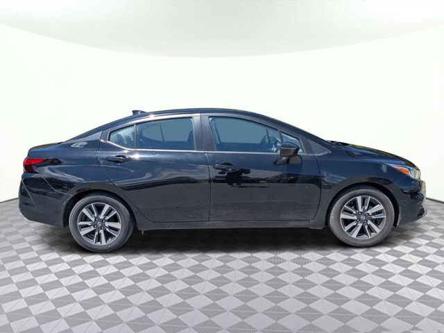 Used 2021 Nissan Versa SV FWD image 3